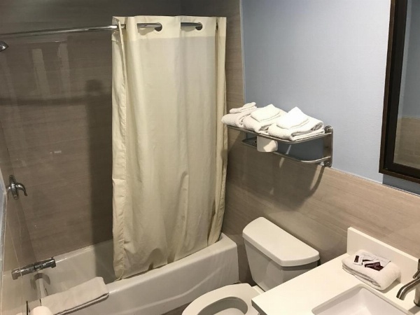 Empire Inn image 7